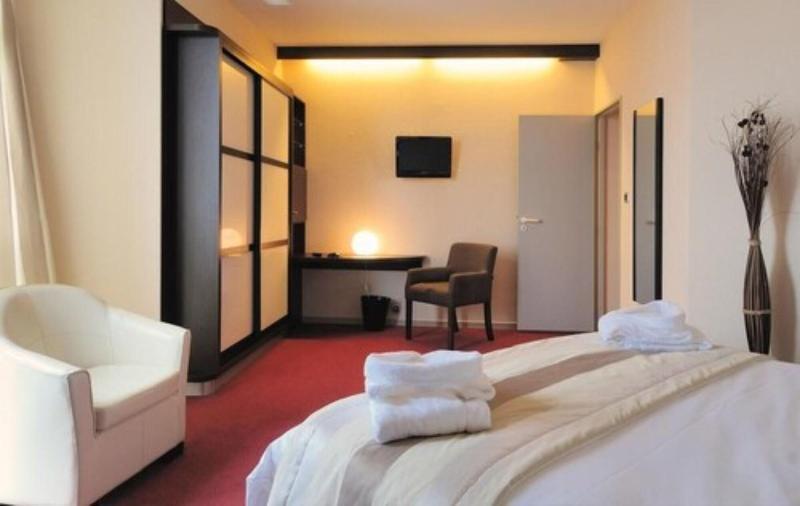 Le H - Hotel & Restaurant Barr Ngoại thất bức ảnh